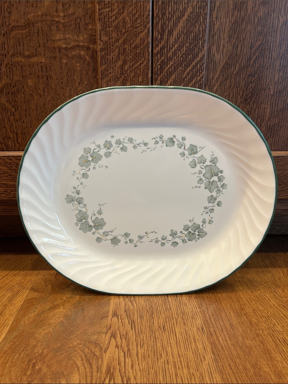 Corelle Callaway Green Ivy Swirl Serving Platter White 12 x 10”